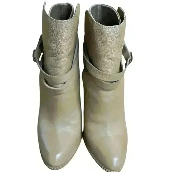 Cynthia Vincent Women's tan Leather Stacked Heel Hue Bootie Size 7 - Picture 8 of 10